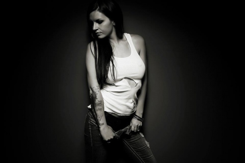 Female model photo shoot of ElizabethSK by Dax Photography