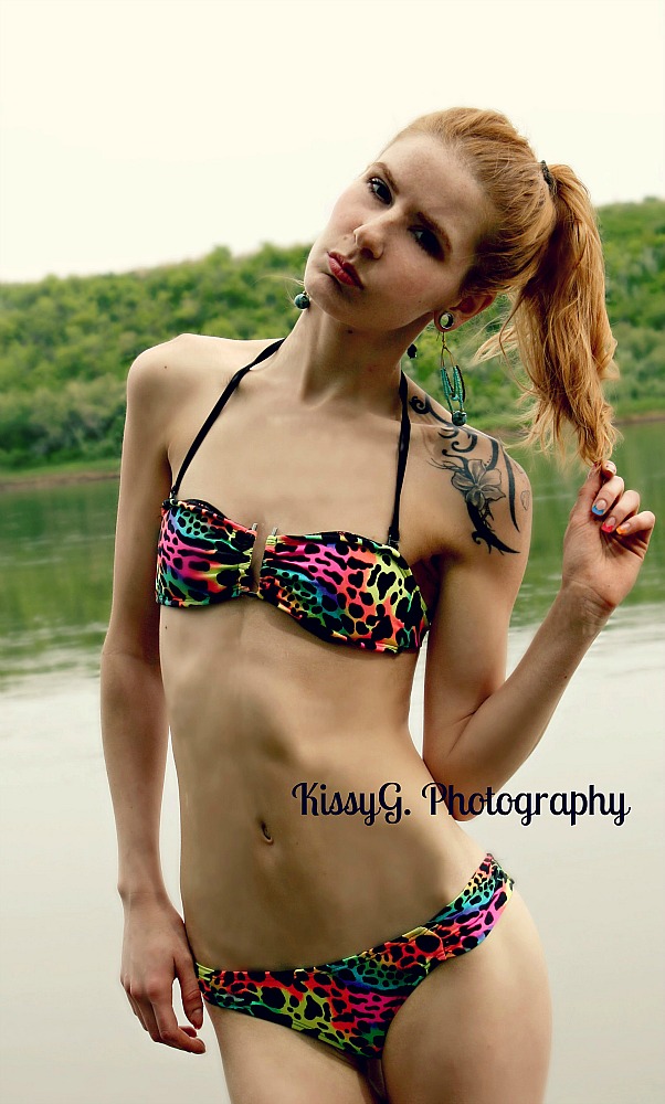 Female model photo shoot of Cassandra gilev