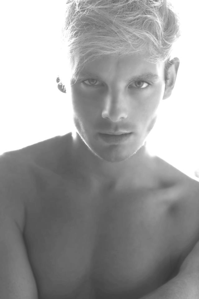 Male model photo shoot of Ross Meagrow
