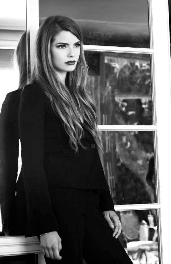 Female model photo shoot of Jess Minter in Beverly Hills