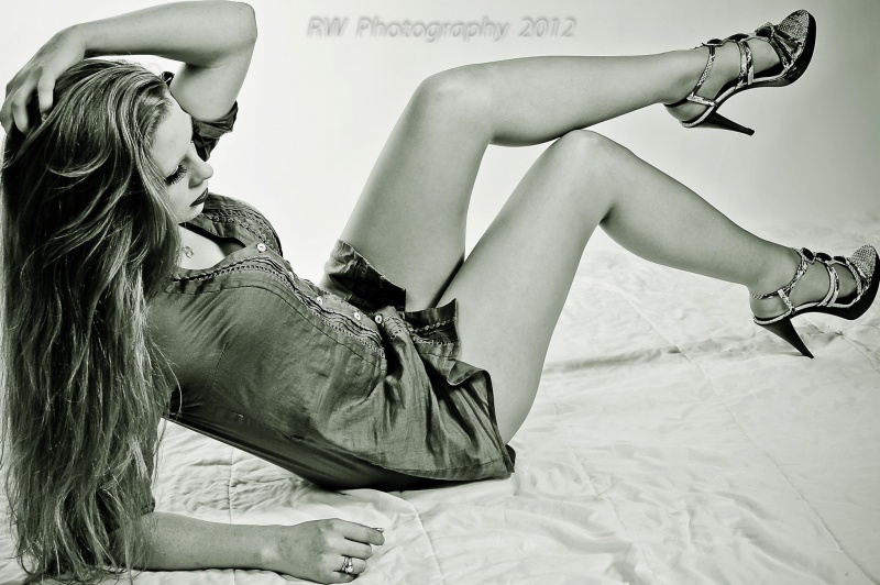 Female model photo shoot of Tanya Rosss