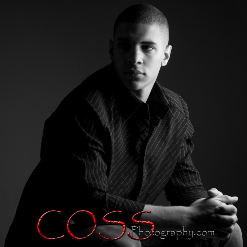 Male model photo shoot of Elliott Ross
