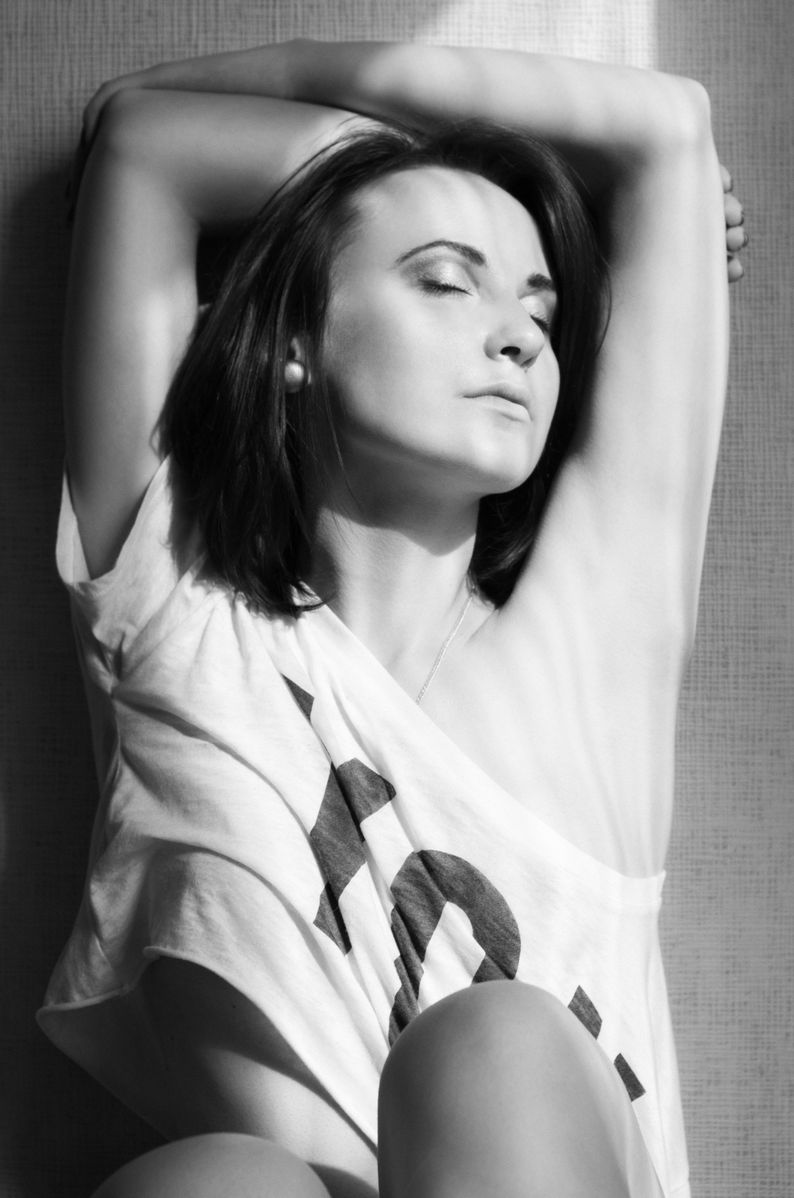 Female model photo shoot of Darya Petrushkevich