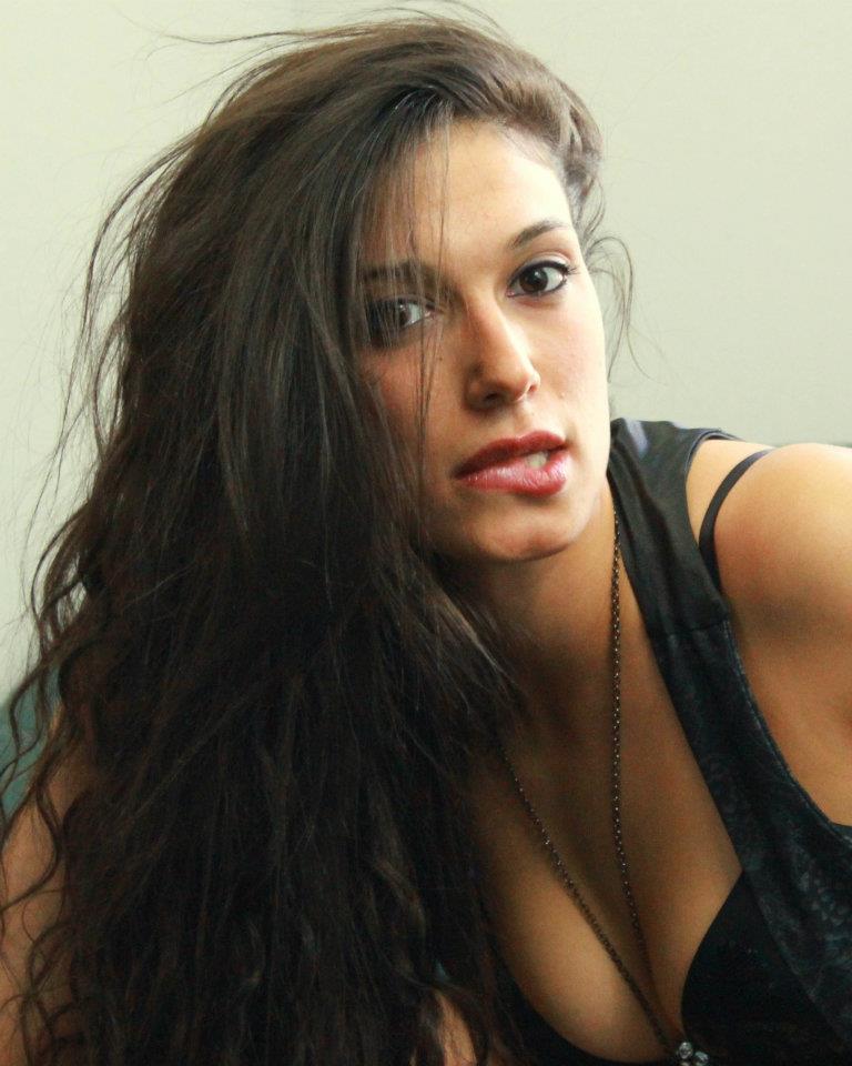 Female model photo shoot of Madelaina Geovanna