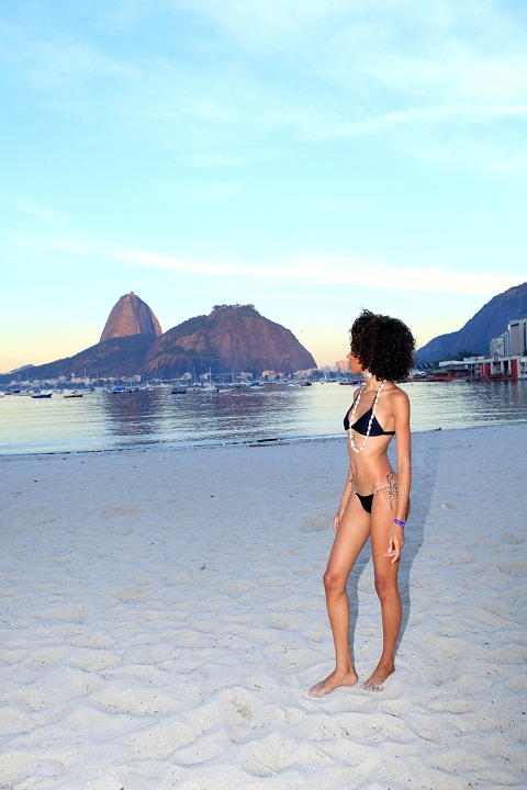 Female model photo shoot of Alessandra Martins by Alex Yupuri in Rio de Janeiro