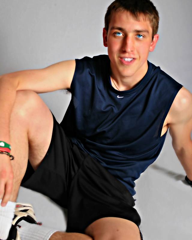 Male model photo shoot of Logan Shaww
