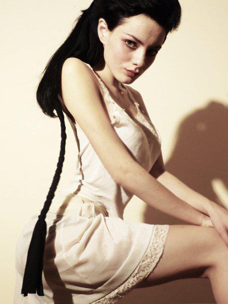 Female model photo shoot of Estefany Viana