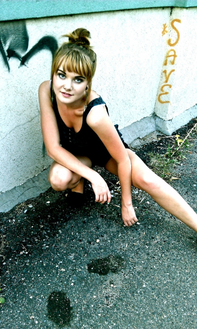 Female model photo shoot of Jess Sherwood