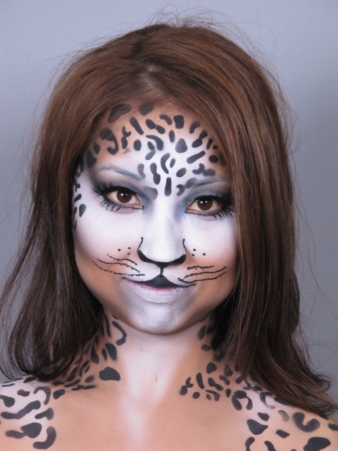 Female model photo shoot of Ashley Urban makeup