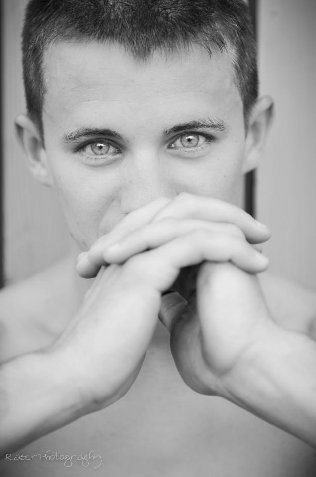 Male model photo shoot of Derek Stewart