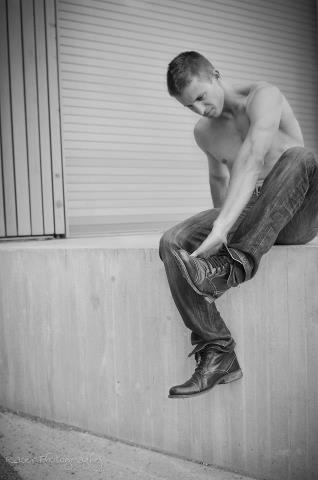 Male model photo shoot of Derek Stewart