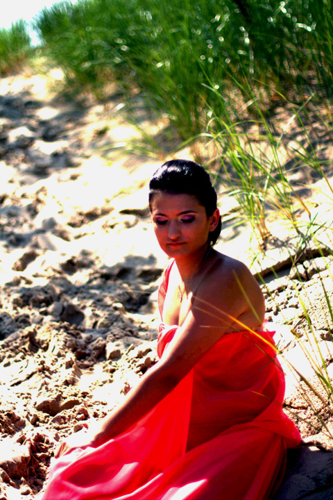 Female model photo shoot of Yelena Melnik in Warren Dunes, MI