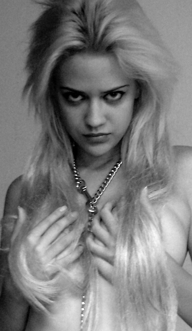 Female model photo shoot of Maya Werewolf