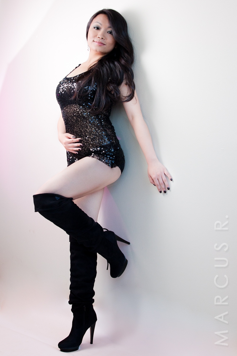 Female model photo shoot of Scarlett Cheung