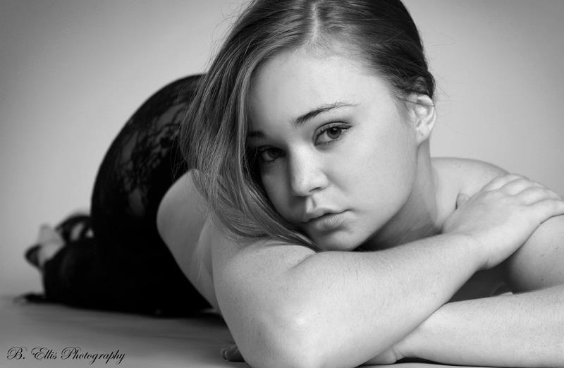 Female model photo shoot of Summer Joyy by B Ellis Photography in Arlington, Texas