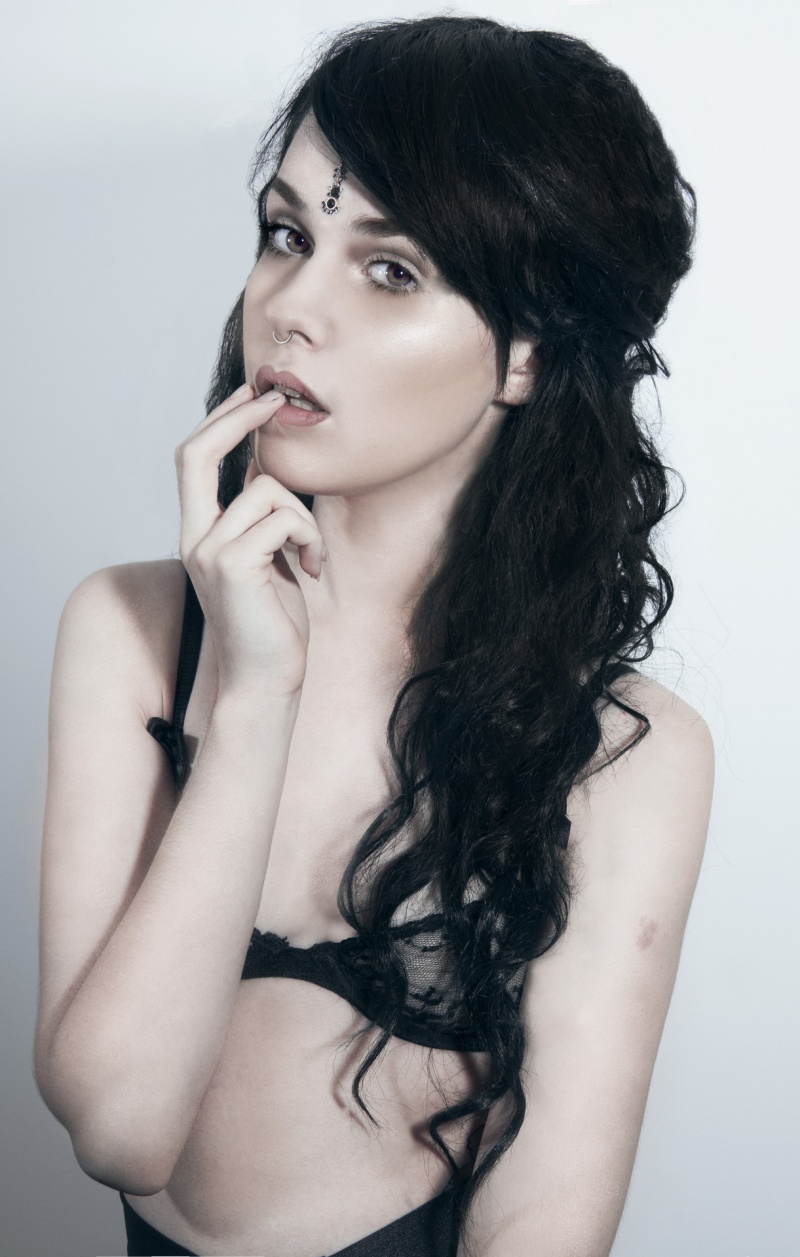 Female model photo shoot of Rosalie whittingham