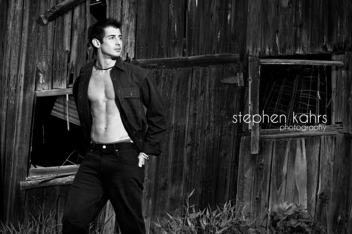 Male model photo shoot of Dustin Froehlich