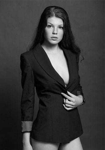 Female model photo shoot of Brooklyn Keys