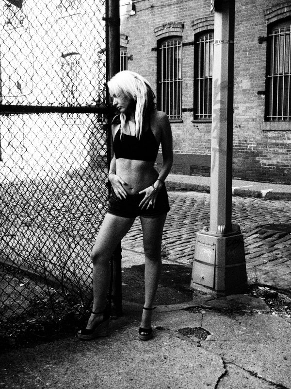 Female model photo shoot of ElizaBeth5