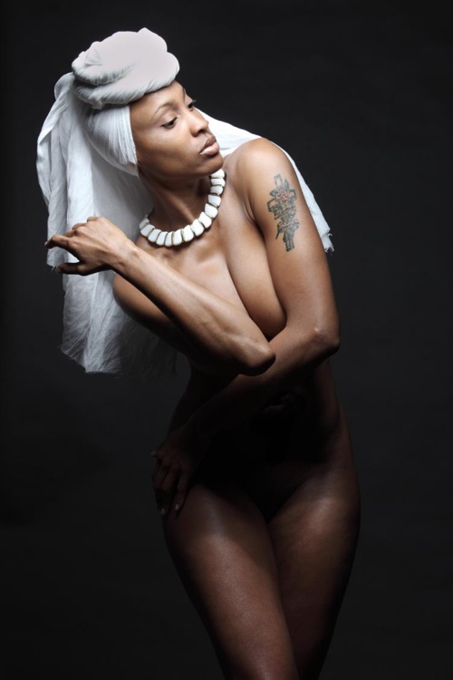 Female model photo shoot of Kwentonza by Maxximages