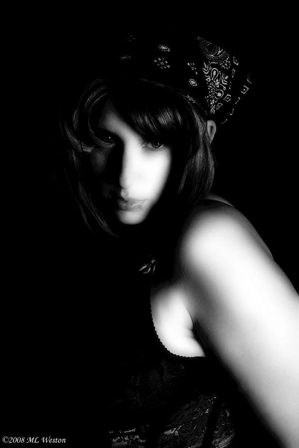 Female model photo shoot of Scarlett Poe