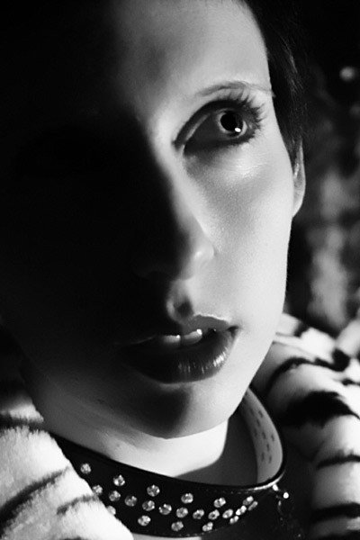 Female model photo shoot of Scarlett Poe