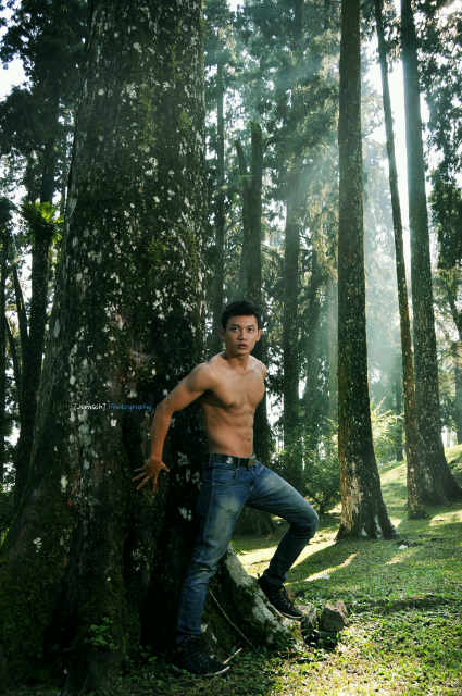 Male model photo shoot of Reza Fanani
