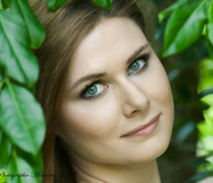Female model photo shoot of Laudan Layte in Covington, Ky