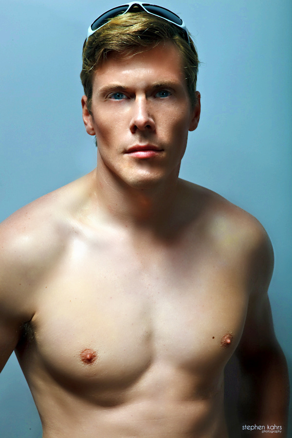 Male model photo shoot of Eric Pease