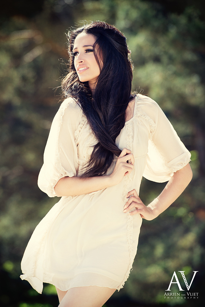 Female model photo shoot of Rebecca Nainggolan