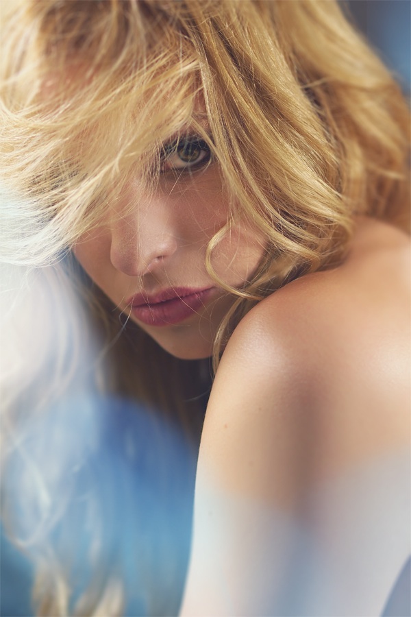 Female model photo shoot of Emily Fitz by romanotron