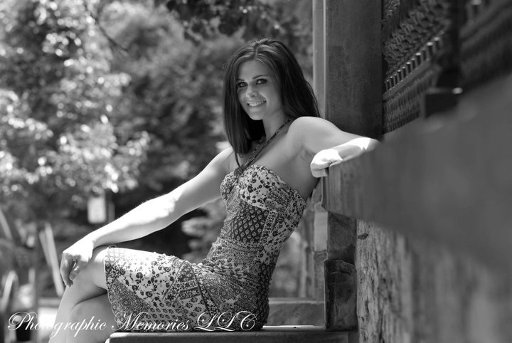 Female model photo shoot of Laudan Layte in Covington, Ky
