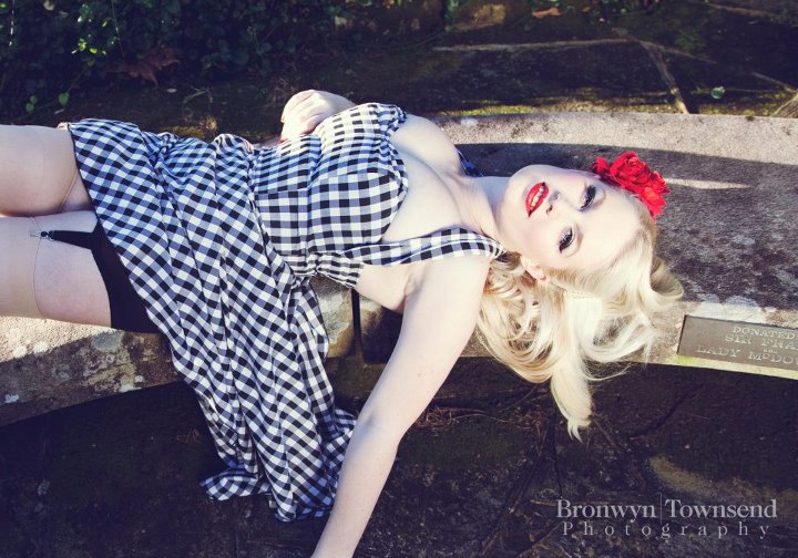 Female model photo shoot of Bronwyn Townsend
