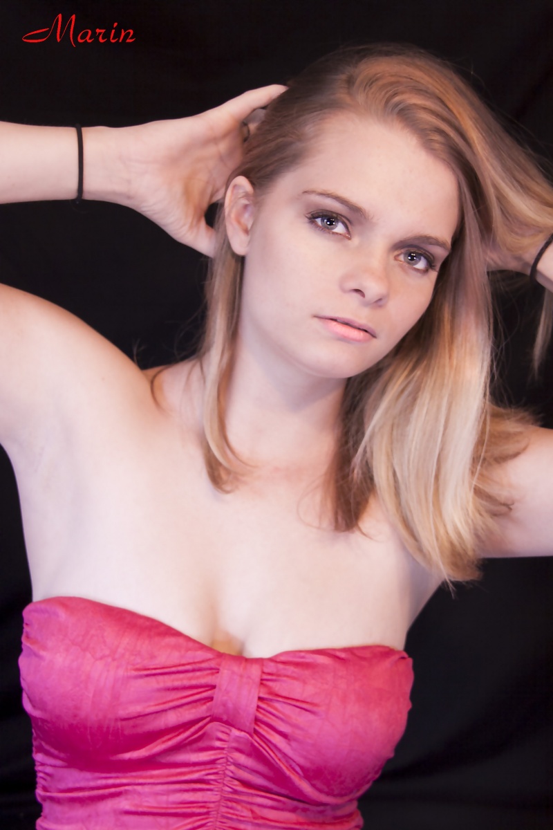Female model photo shoot of amanda dellinger