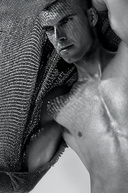 Male model photo shoot of Pele Joez