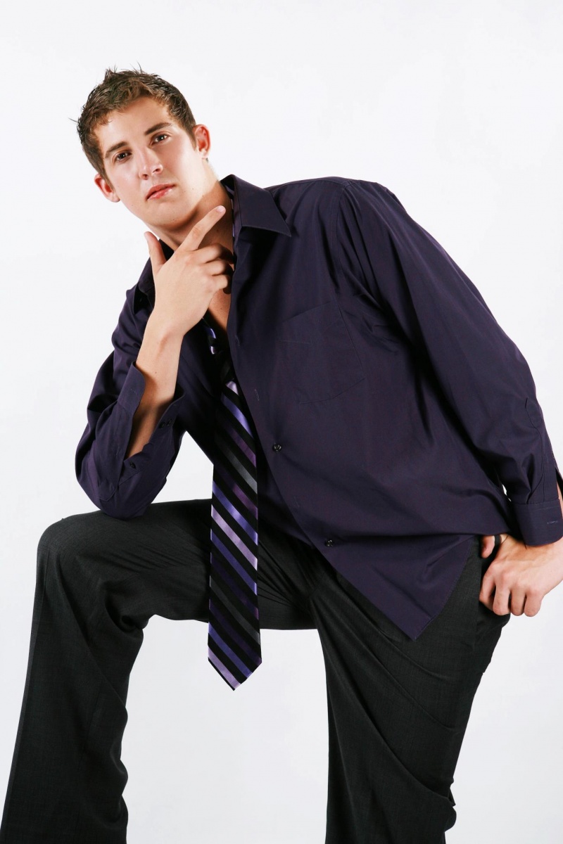 Male model photo shoot of Timothy Barnett