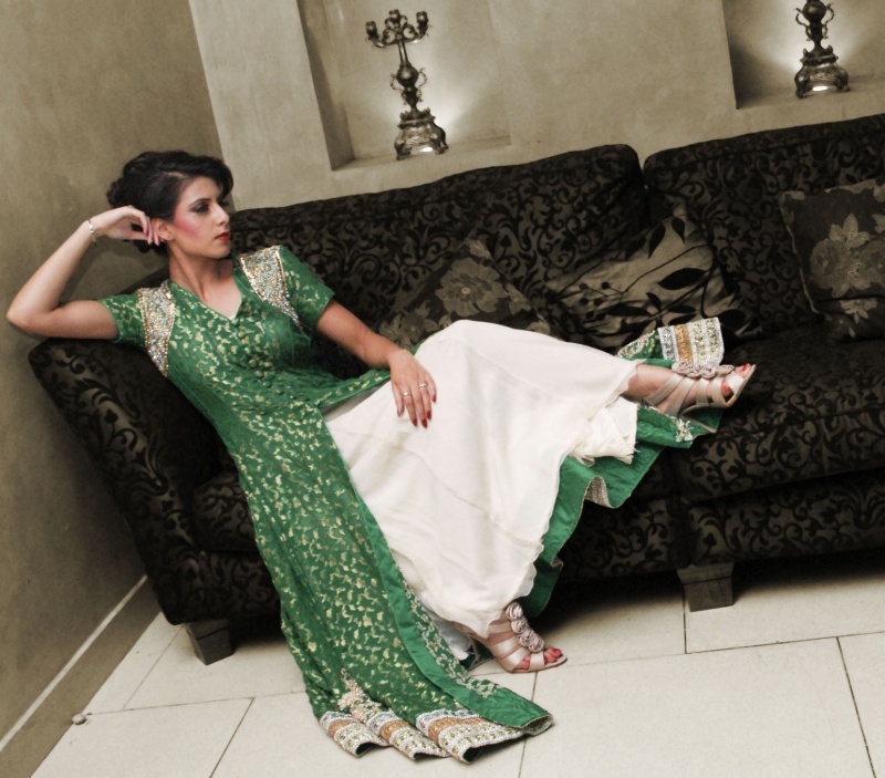 Female model photo shoot of Jaz Kaur