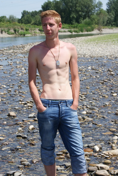 Male model photo shoot of Mac Erwan