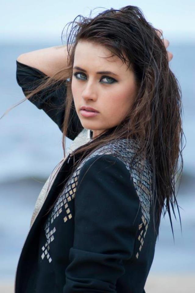 Female model photo shoot of Lena Fiks