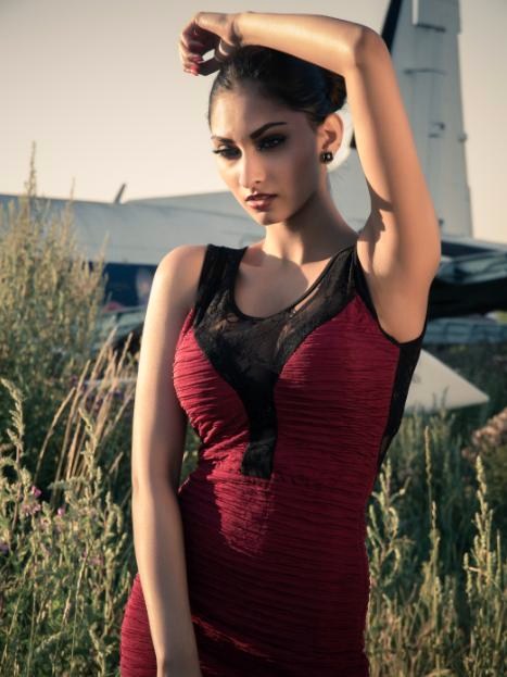 Female model photo shoot of Nimz Nemisha