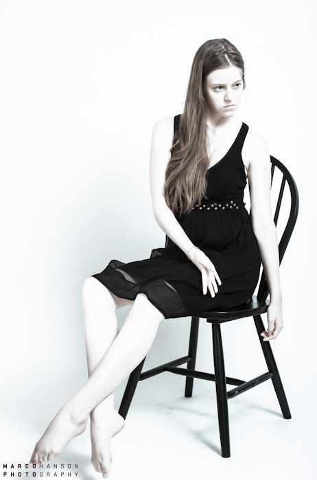 Female model photo shoot of Anna Elise Groves