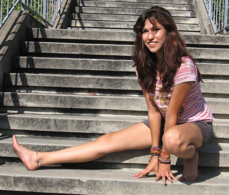 Female model photo shoot of CarolinaGutierrezFranco