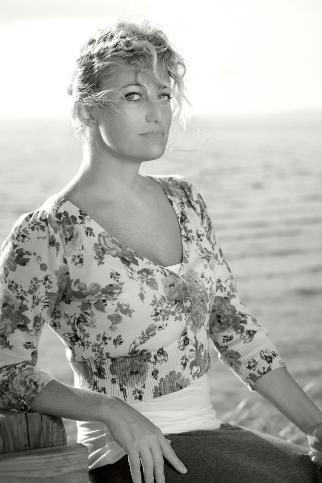 Female model photo shoot of Kristy Leigh in Apollo Beach