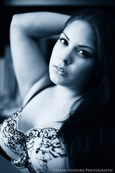 Female model photo shoot of MSpeedyV by Merlinrd