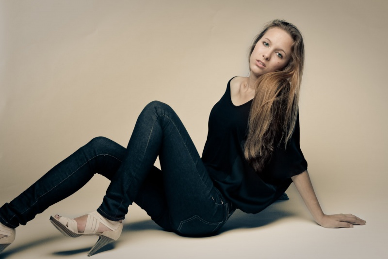 Female model photo shoot of Melanie Elkins