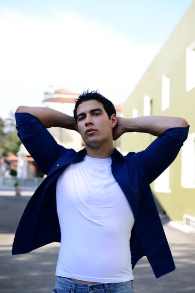 Male model photo shoot of Josimar Beltran