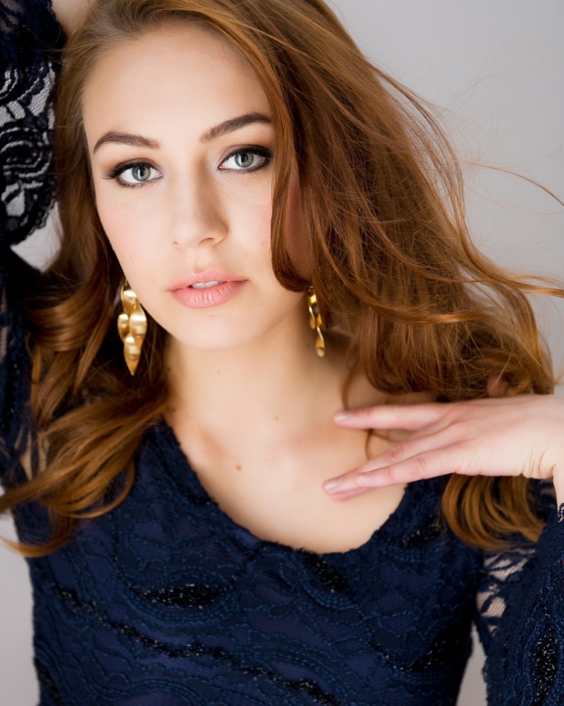 Female model photo shoot of Marlaina by digitalShe