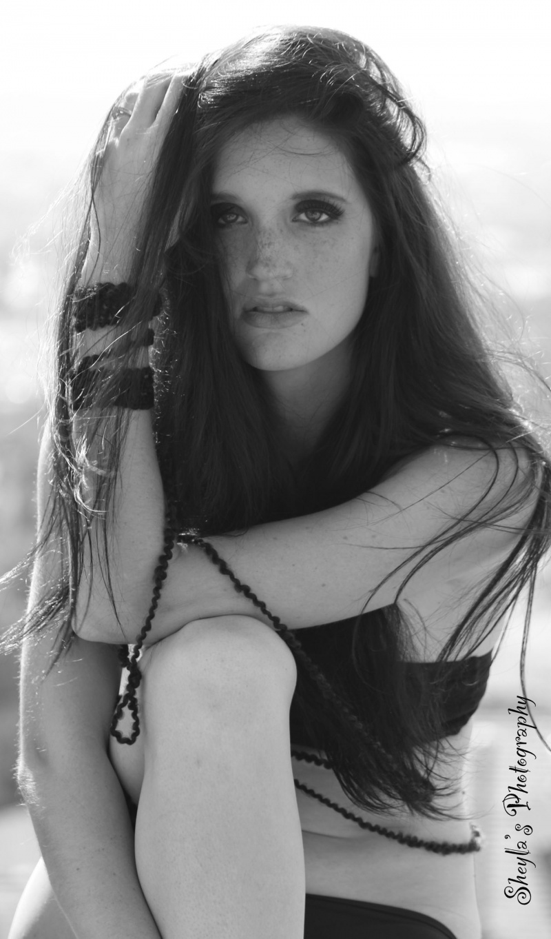 Female model photo shoot of Sheyla Ramirez in Signal Hilltop Photoshoot