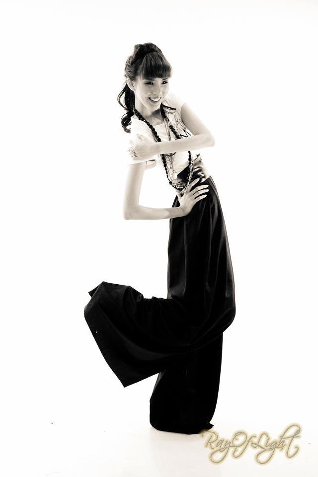 Female model photo shoot of Jessica Ee