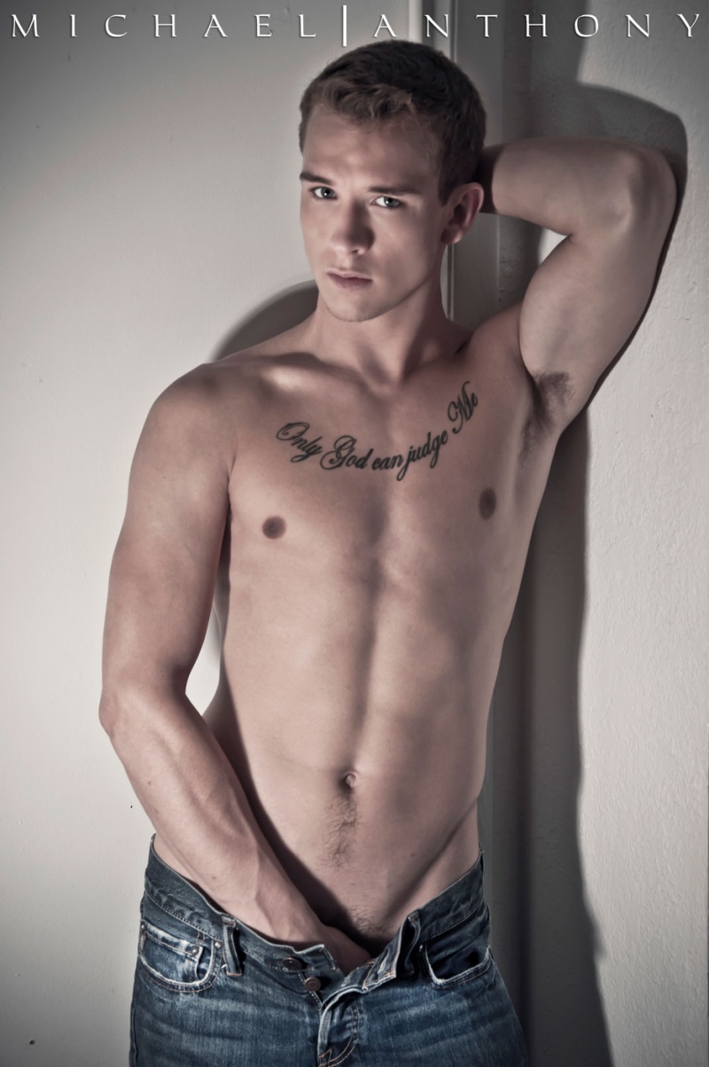 Male model photo shoot of Gunnar Jones